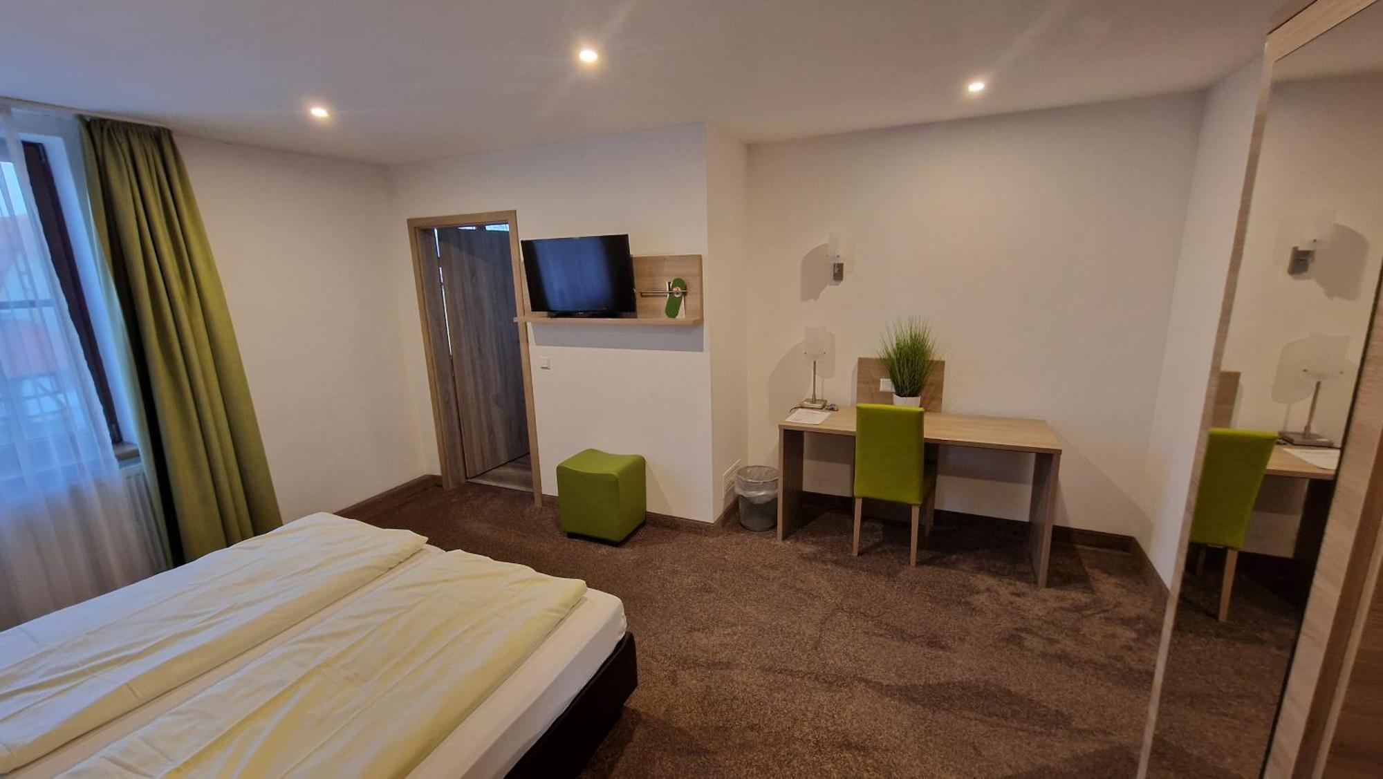 Schwarzer Adler - Hotel Garni Ipsheim Luaran gambar