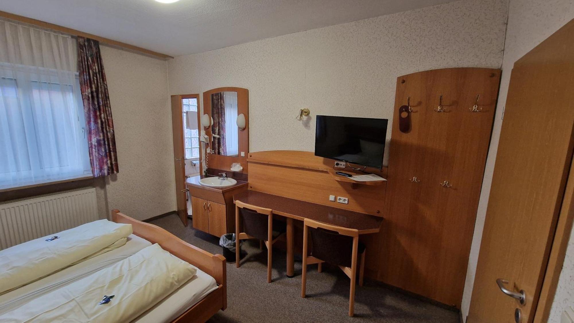 Schwarzer Adler - Hotel Garni Ipsheim Luaran gambar