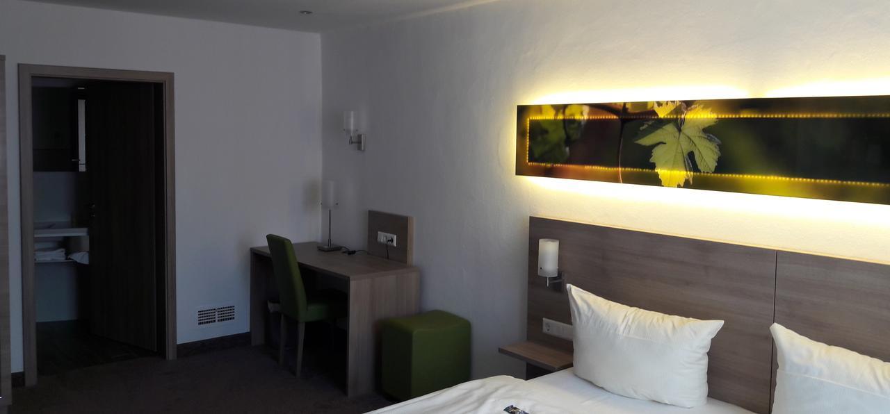 Schwarzer Adler - Hotel Garni Ipsheim Luaran gambar